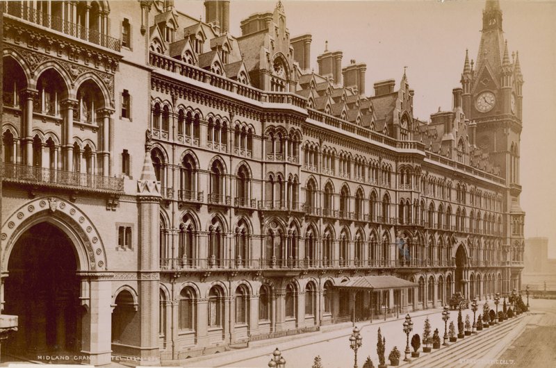 El Hotel Midland Grand, La Estación Midland Railway, Euston Road, Londres de English Photographer