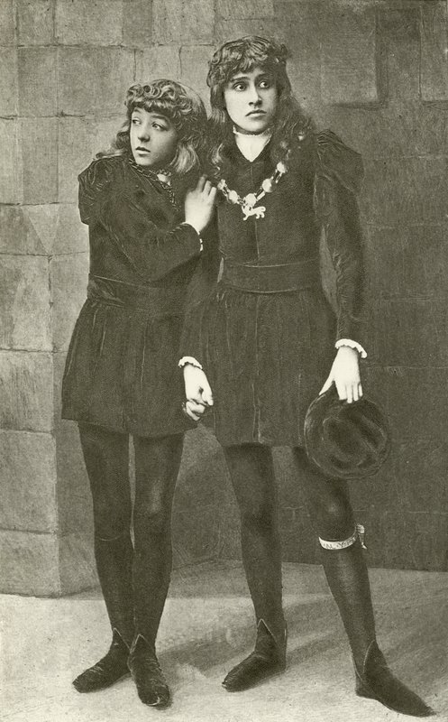 Las señoritas Isa Bowman y Bessie Hatton como los jóvenes príncipes en Ricardo III de English Photographer