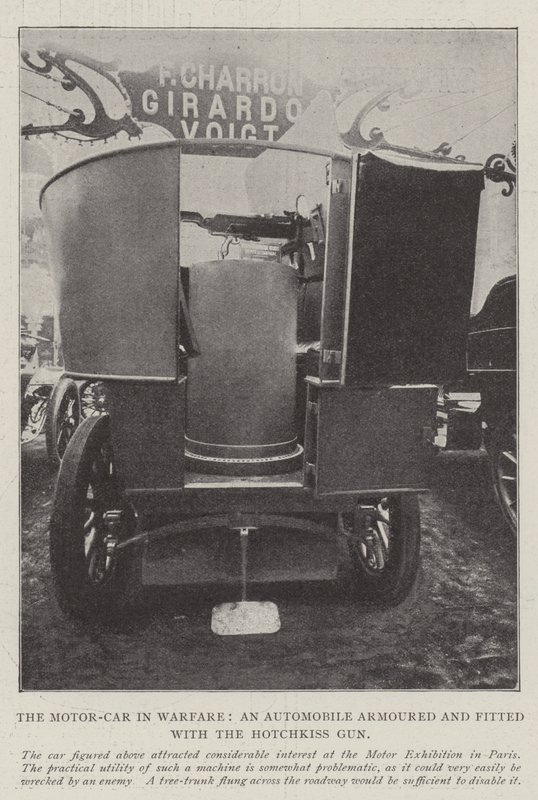 El automóvil en la guerra, un automóvil blindado y equipado con el cañón Hotchkiss de English Photographer