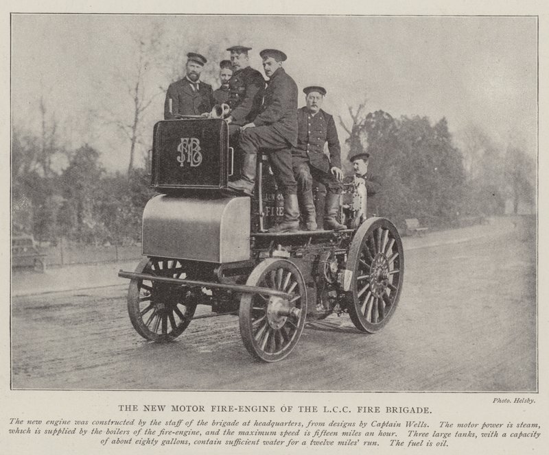 El nuevo motor de bomberos de la brigada de bomberos del LCC de English Photographer