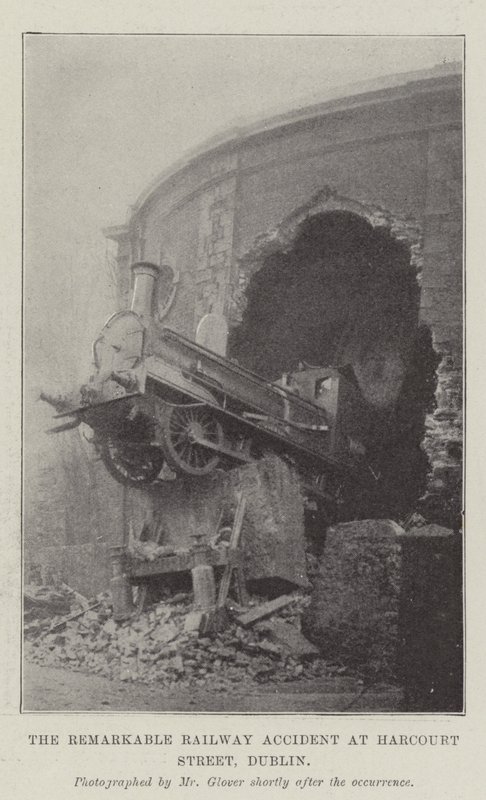 El Notable Accidente Ferroviario en Harcourt Street, Dublín de English Photographer