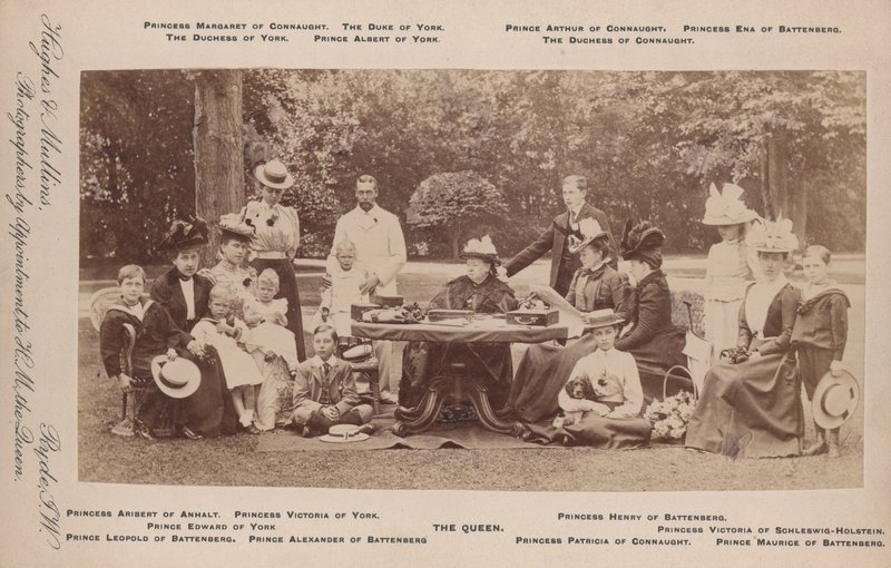 La Familia Real de English Photographer