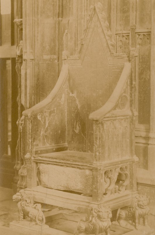 La Piedra de Scone en la Silla de Coronación de English Photographer