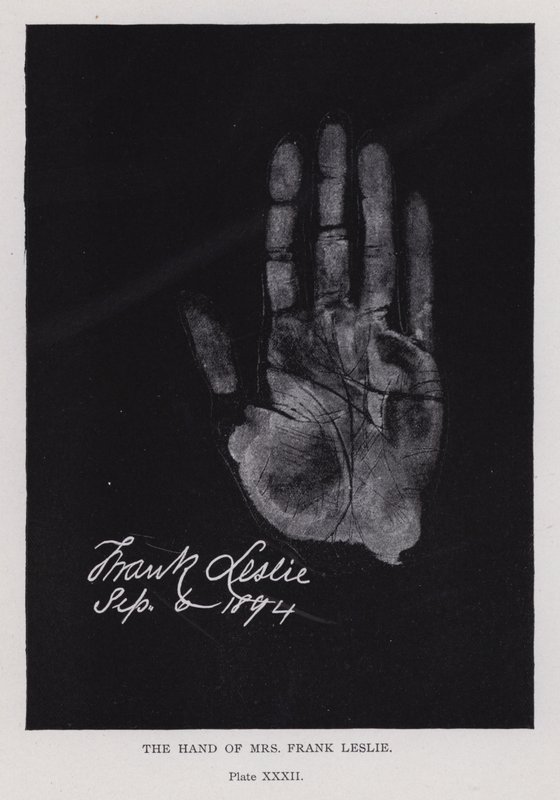 La mano de la Sra. Frank Leslie de English Photographer