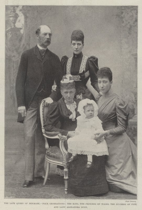 La difunta reina de Dinamarca, cuatro generaciones, el rey, la princesa de Gales, la duquesa de Fife y Lady Alexandra Duff de English Photographer