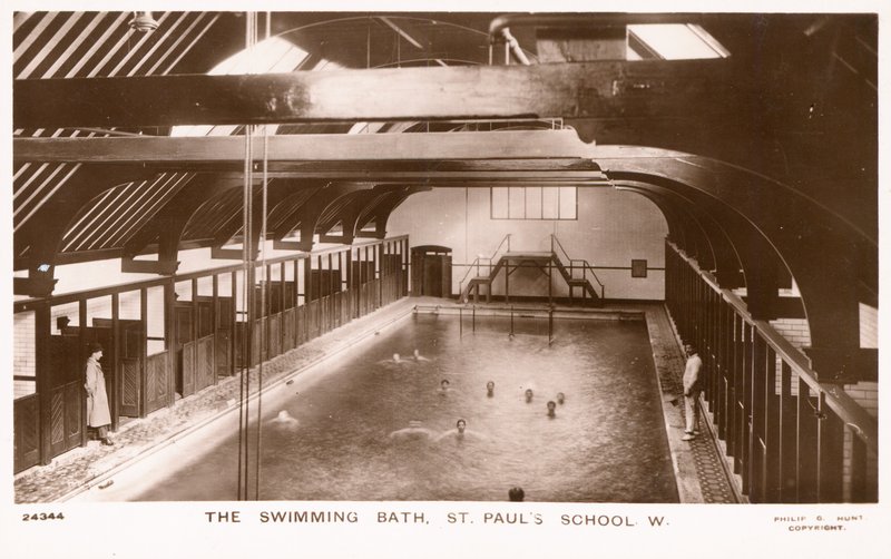La piscina de la Escuela de St Pauls de English Photographer
