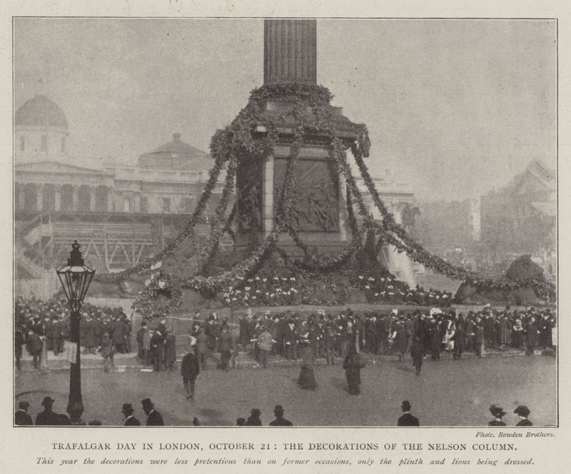 El Día de Trafalgar en Londres, 21 de octubre, las decoraciones de la columna de Nelson de English Photographer