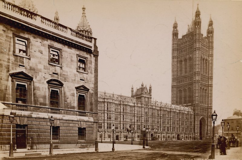 Torre Victoria de las Casas del Parlamento de English Photographer
