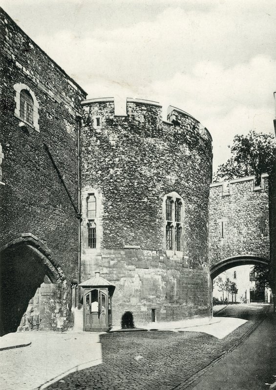 Torres de Wakefield y Sangrienta de English Photographer