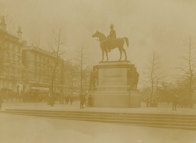 Estatua de Wellington en Hyde Park, Londres de English Photographer