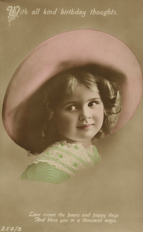 Con todos los pensamientos amables de cumpleaños (foto coloreada) de English Photographer