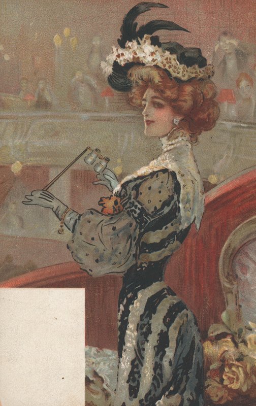 Una mujer bien vestida viendo una actuación teatral de English School