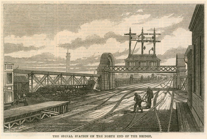 Estación de Charing Cross, Londres: La Estación de Señales en el extremo norte del puente de English School