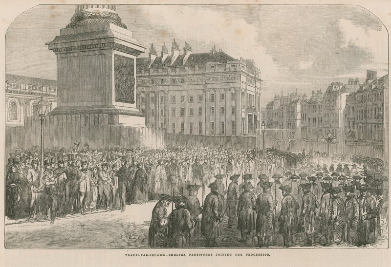 Pensionistas de Chelsea uniéndose a la procesión de English School