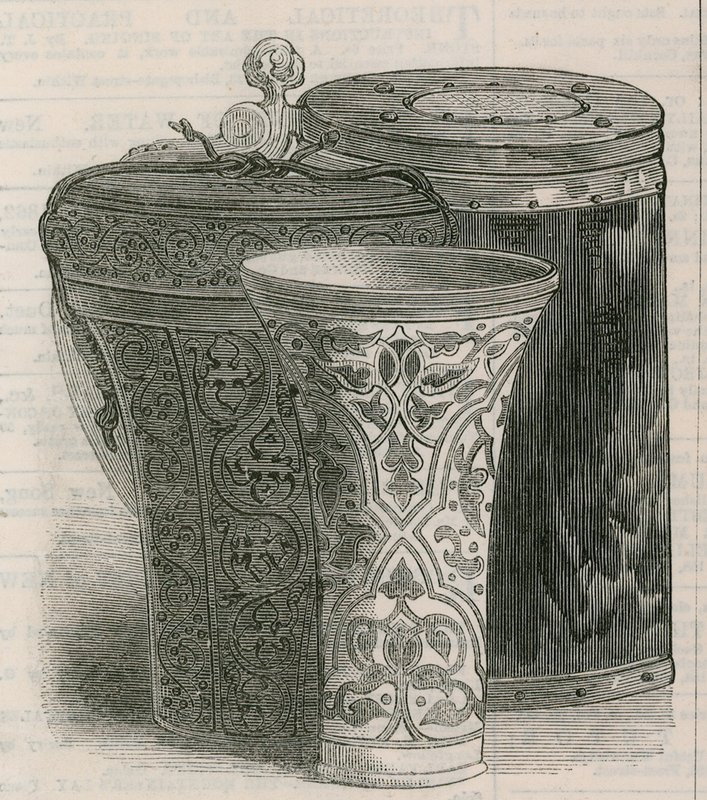 Vasos para beber: La Suerte de Eden Hall, con estuche de cuero para el mismo, y una jarra de madera con clavijas de English School