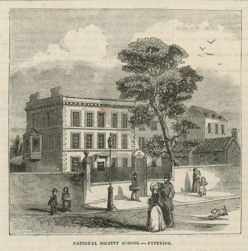 Exterior de la Escuela de la Sociedad Nacional de English School
