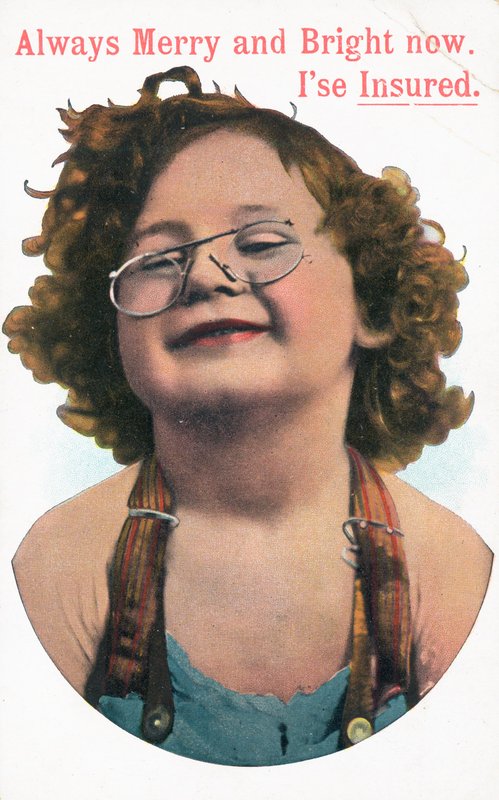 Niña feliz con gafas de English School