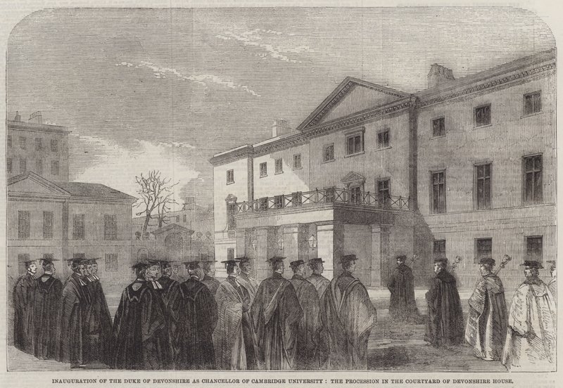 Inauguración del Duque de Devonshire como Canciller de la Universidad de Cambridge, la Procesión en el Patio de Devonshire House (grabado) de English School