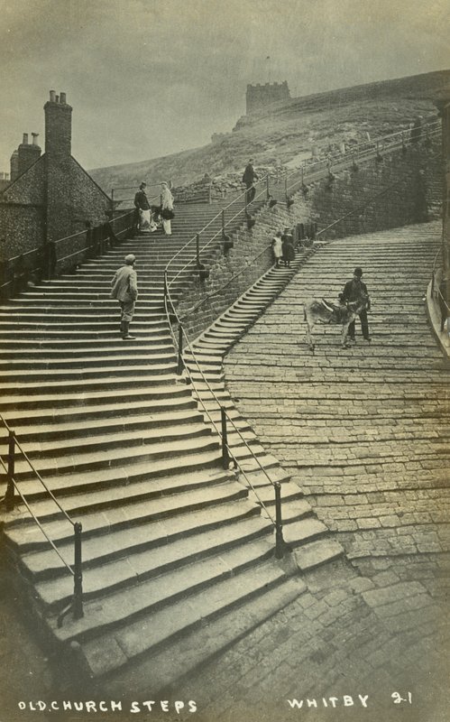 Old Church Steps, Whitby (foto en blanco y negro) de English School