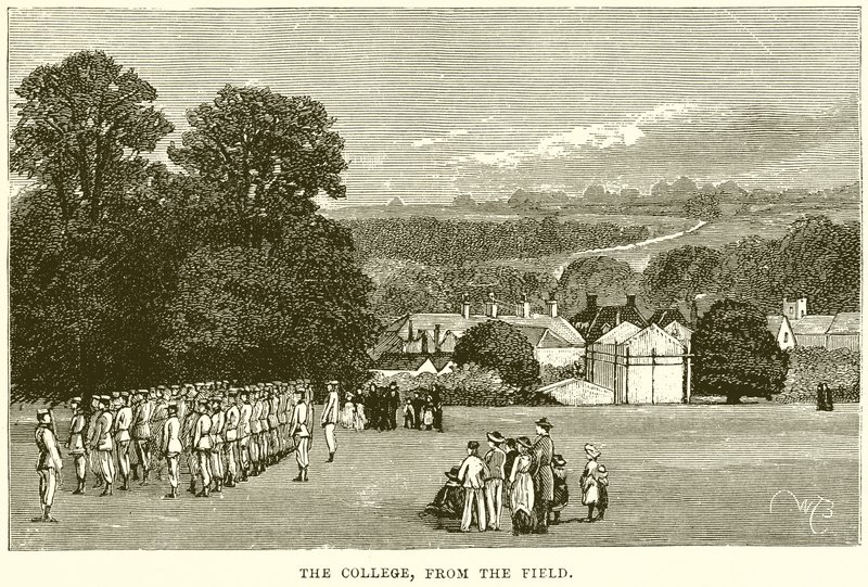 El colegio, desde el campo de English School