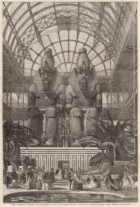 El Crystal Palace en Sydenham; La Avenida Egipcia, figuras colosales de Aboo Simbel de English School