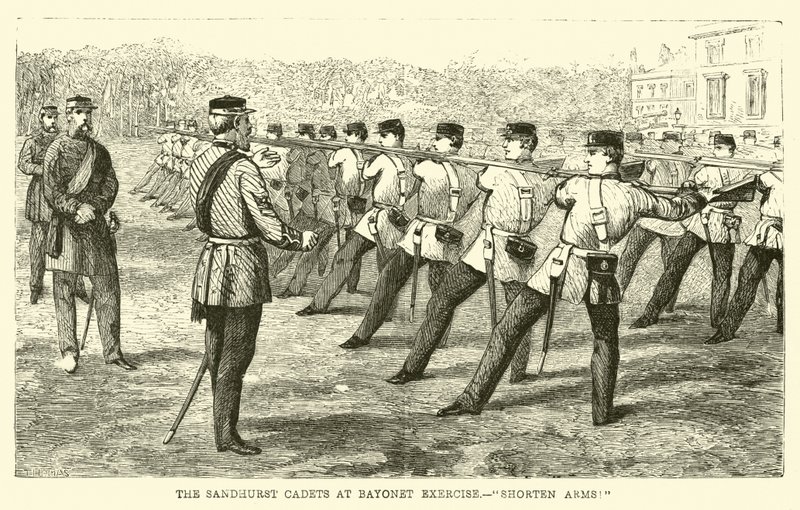 Los Cadetes de Sandhurst en Ejercicio de Bayoneta, ¡acorten armas! de English School
