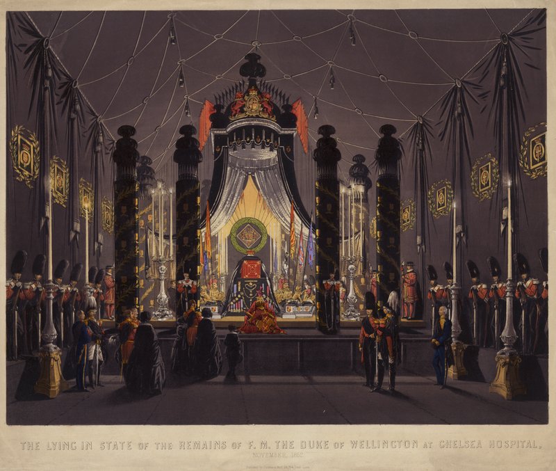 El velatorio de los restos del F M El Duque de Wellington en el Hospital de Chelsea, noviembre de 1852 (grabado coloreado) de English School