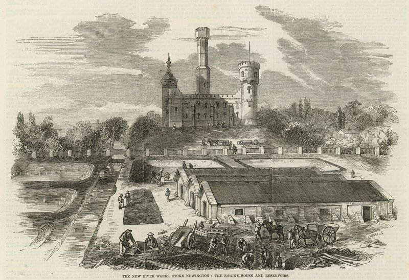 Las nuevas obras del río, Stoke Newington: La casa de máquinas y los depósitos de English School