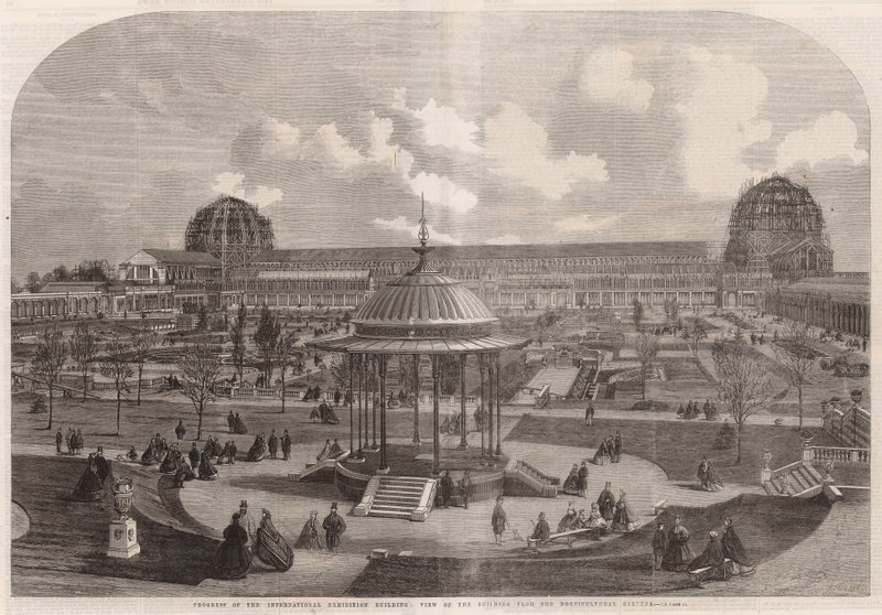 Vista del edificio de la Exposición Internacional desde los Jardines de Horticultura de English School