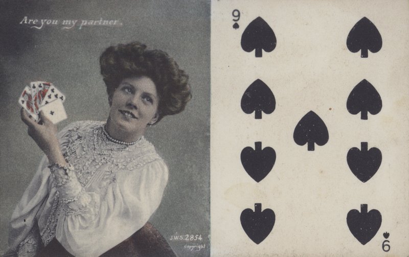 Mujer con cartas y el nueve de espadas de English School