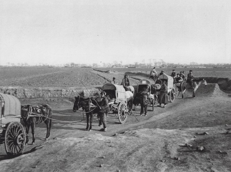 Chihli, carros del norte de China en la llanura de Pekín (fotografía en blanco y negro) de Ernst Boerschmann