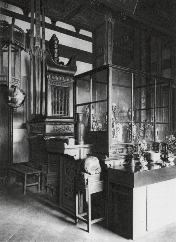 Fuchou, Ku shan, Yung tsuan sze, Fukien, Pagoda de las Reliquias en la biblioteca del Monasterio de la Montaña del Tambor (foto b/n) de Ernst Boerschmann
