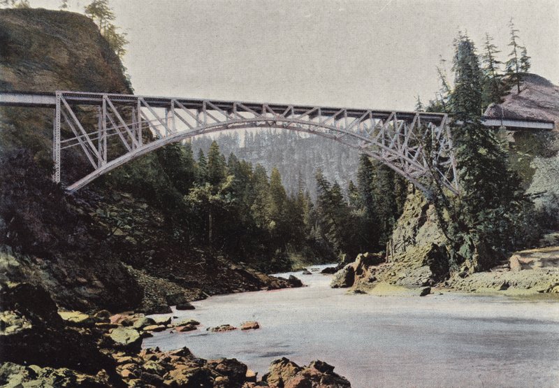Puente sobre el río del salmón, Columbia Británica de European Photographer