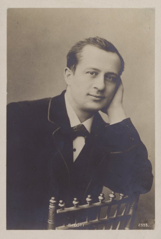Alexander Siloti, pianista, director y compositor ruso de European Photographer