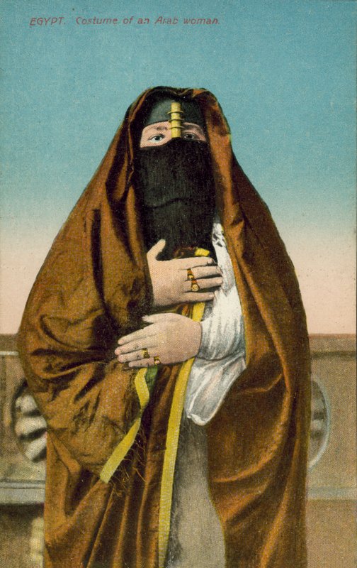 Egipto, Traje de mujer árabe (foto coloreada) de European Photographer