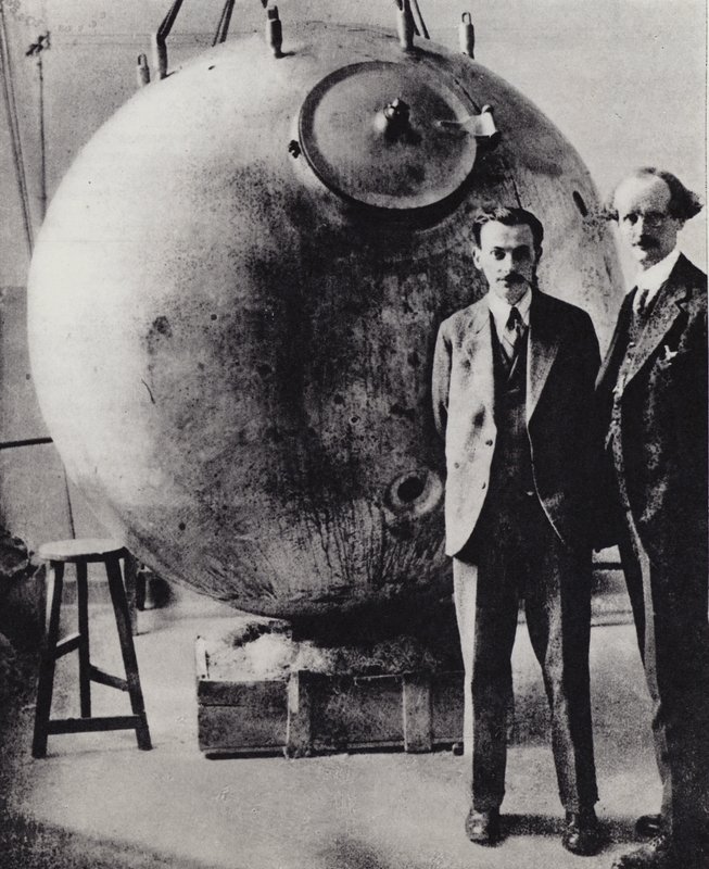 Primer ascenso a la estratosfera, 28 de mayo de 1931 (foto b/n) de European Photographer