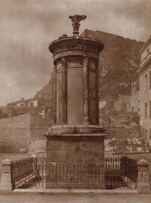 Monumento a Dionisio, dios del vino, erigido en Atenas en 335-34 a.C. por Lisícrates para celebrar la victoria de su equipo en los concursos teatrales de European Photographer