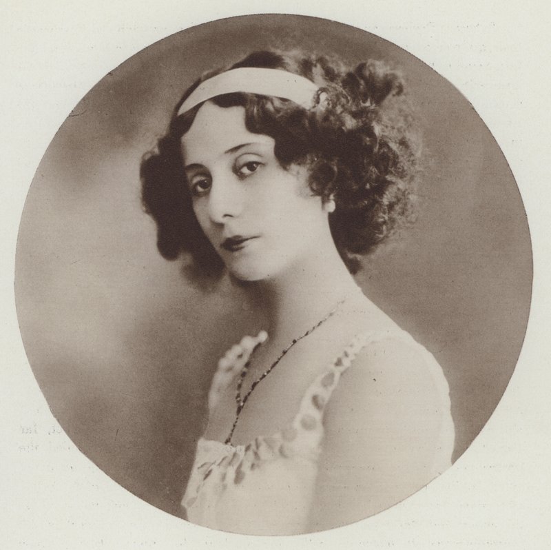 Pavlova en 1910 (foto en blanco y negro) de European Photographer