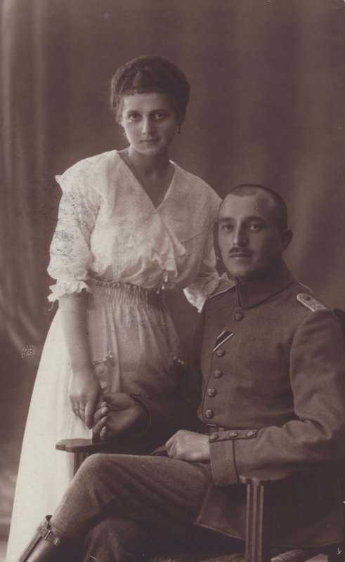 Retrato de un soldado y su esposa de European Photographer