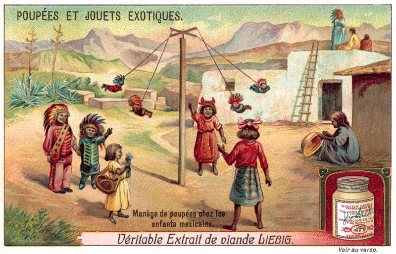 Niños en México jugando con muñecas en un carrusel de European School