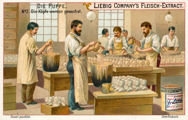 Encereando cabezas de muñecas de European School