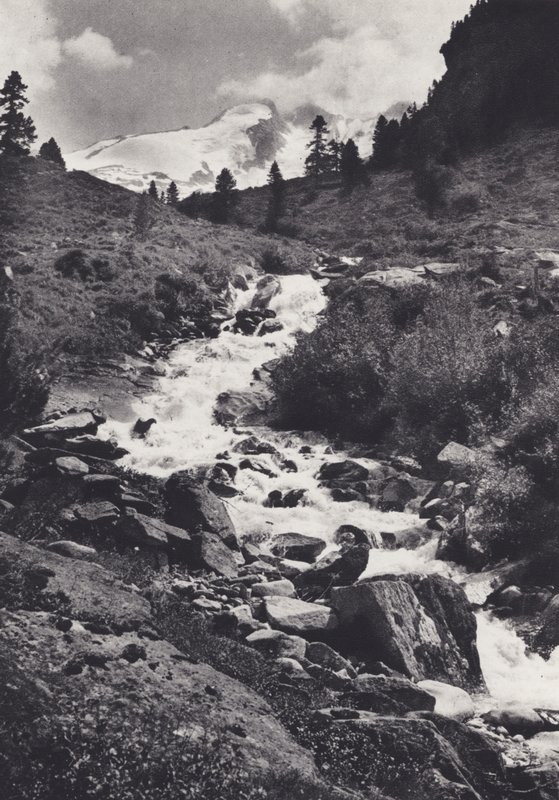 Alpes Orientales: La cordillera de Reichen desde el extremo superior del Tal Wildgerlos (foto en blanco y negro) de Francis Sydney Smythe