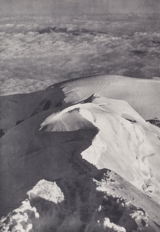 Cordillera del Mont Blanc: La cresta de la cumbre del Mont Blanc (foto en blanco y negro) de Francis Sydney Smythe