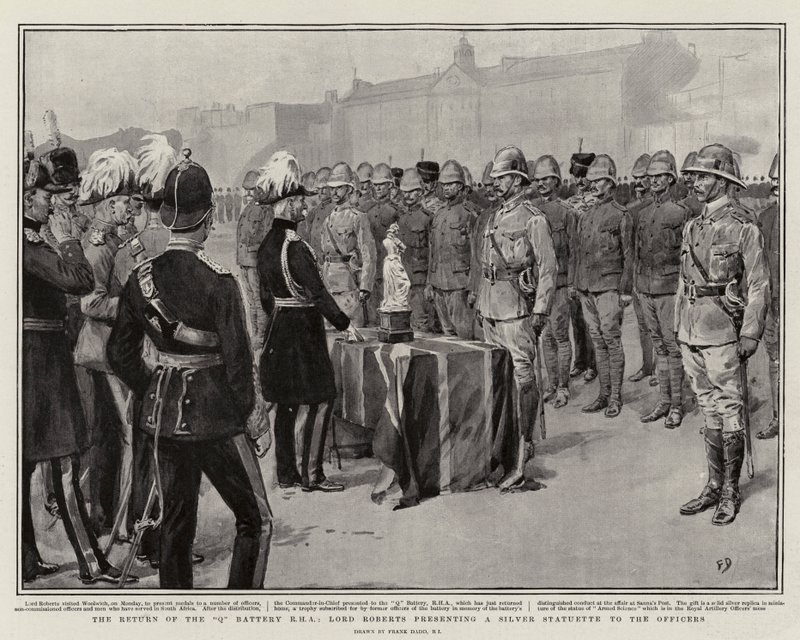 El regreso de la batería Q RHA, Lord Roberts presentando una estatuilla de plata a los oficiales de Frank Dadd