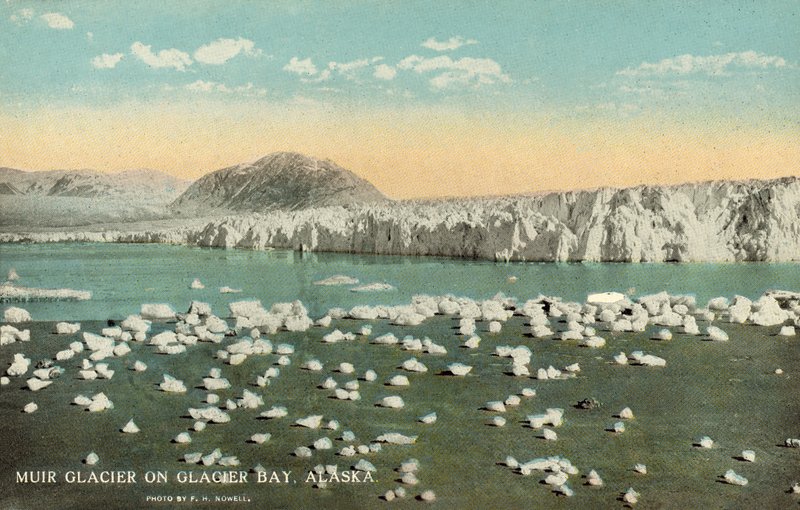 Glaciar Muir, Bahía de los Glaciares, Alaska, Estados Unidos (foto en color) de Frank H. Nowell