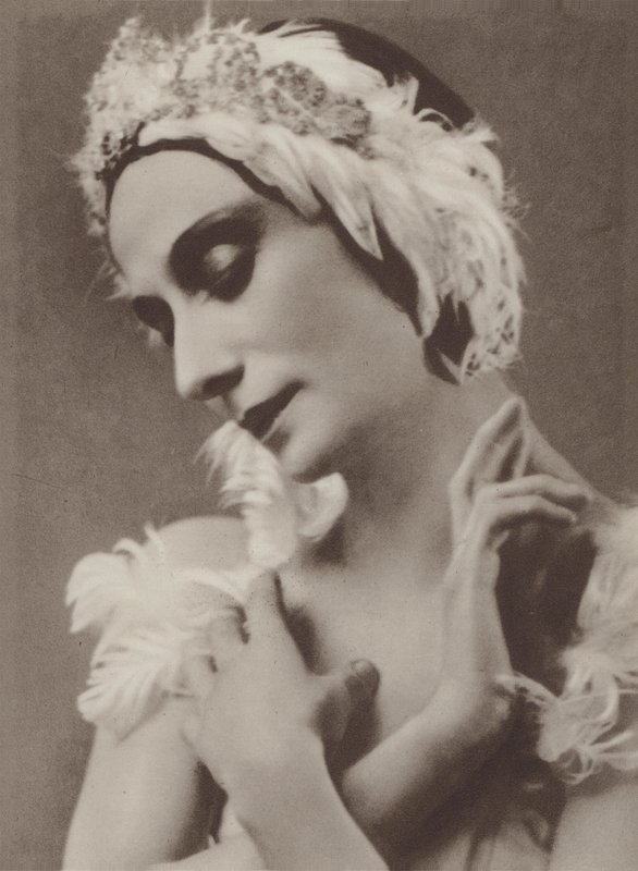 Pavlova en El cisne moribundo (foto en blanco y negro) de Frans van Riel
