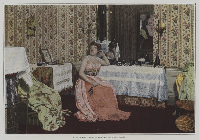La soprano estadounidense Sybil Sanderson en el papel principal de la ópera Thais de Jules Massenet de French Photographer