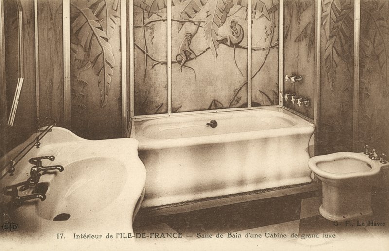 Baño de una cabina de lujo a bordo del transatlántico francés Ile de France de French Photographer