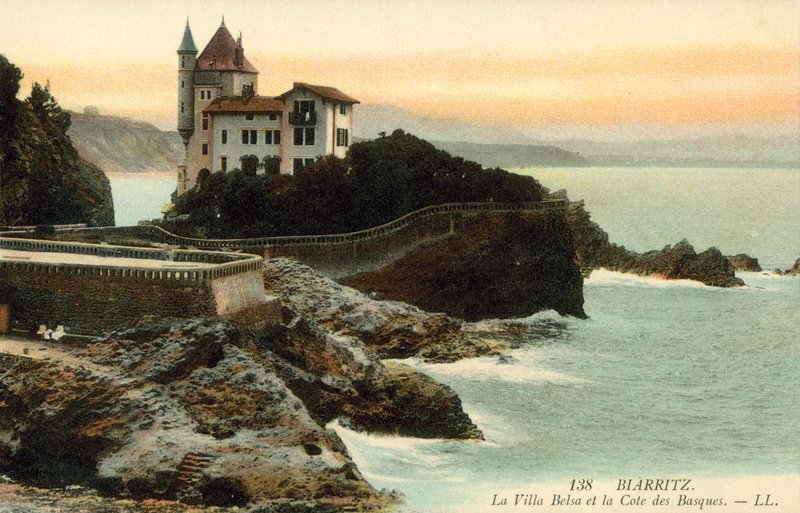 Biarritz, La Villa Belsa, La Costa De Los Vascos de French Photographer