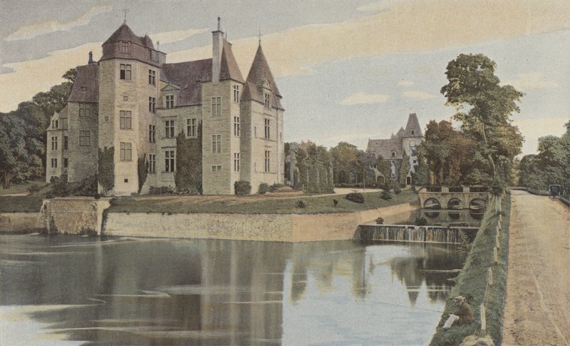 Castillo De Tourlaville de French Photographer